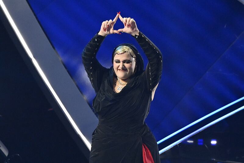Sanremo 2024: ecco il look della seconda serata del Festival di BigMama 4
