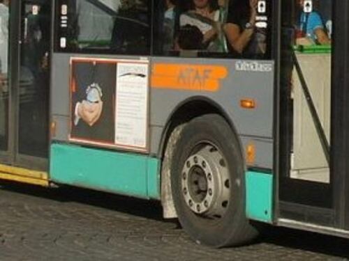 Autista bus aggredito resta invalido e viene licenziato. Campidoglio dice "No"
