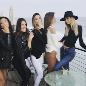 Alessandra Ambrosio, topless e cocchi 8