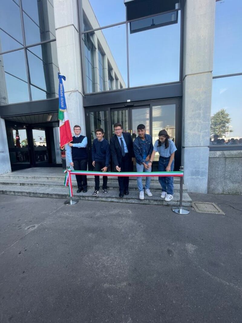 Scuola in aeroporto a Malpensa taglio del nastro