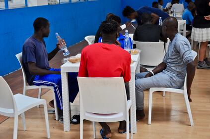 I migranti della Open Arms e della Gregoretti a Pozzallo 6