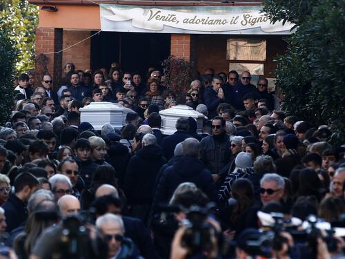 Incidente Corso Francia, il legale di Camilla deposita l'atto: "Ragazze passate con il verde"