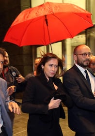 La Boschi con l'ombrellino rosso 9
