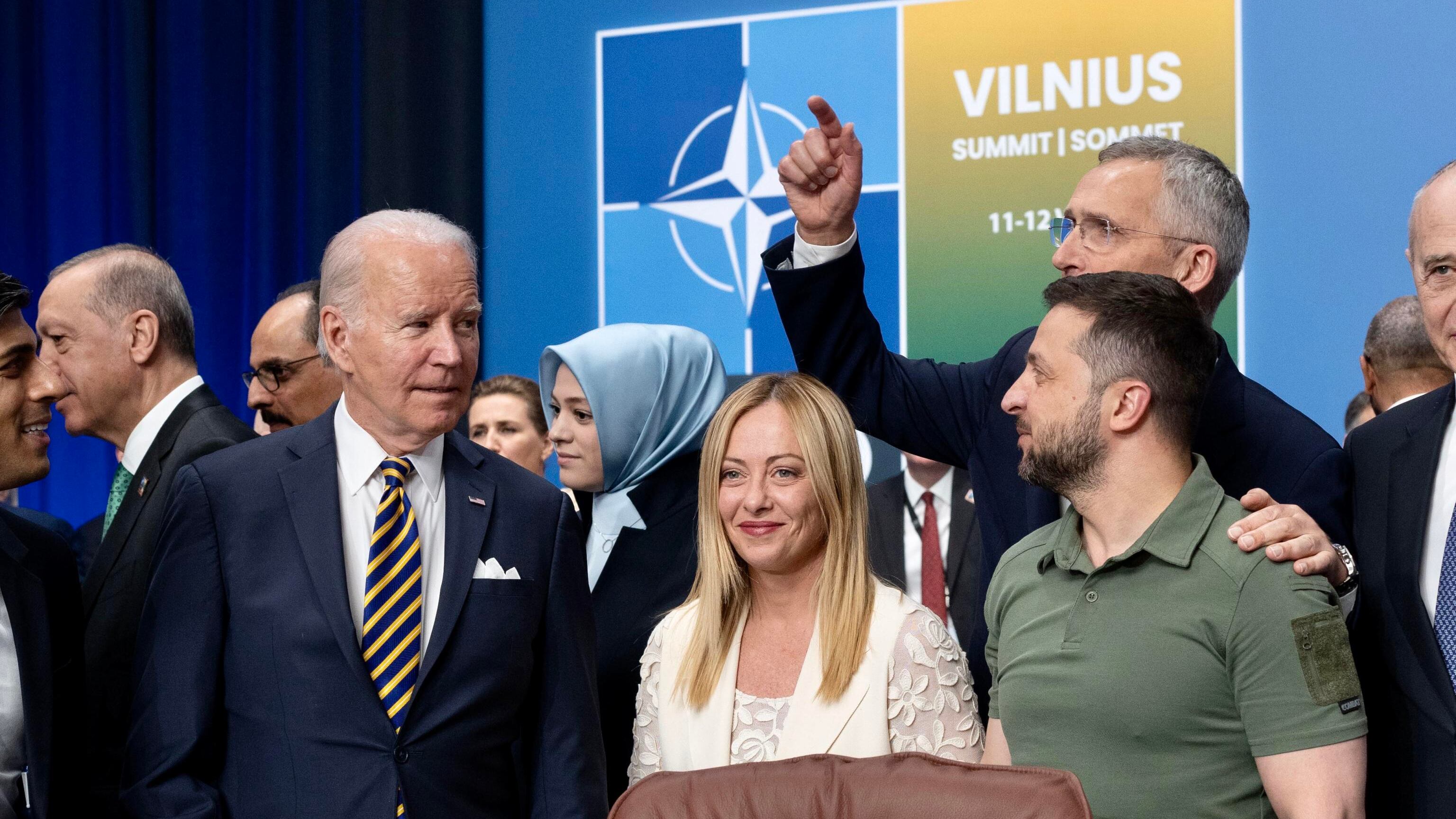 Lo schiaffo di Biden a Putin. "Ha sbagliato scommessa". La Nato: Kiev mai così vicina