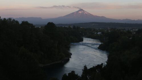 Cile, allerta "arancio" per il vulcano Villarrica 10