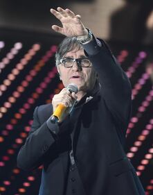 Sanremo 2016: gli abiti della prima serata 58
