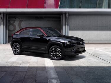 Mazda MX-30 R-EV, l’elettrica con il range extender: guarda le foto 6
