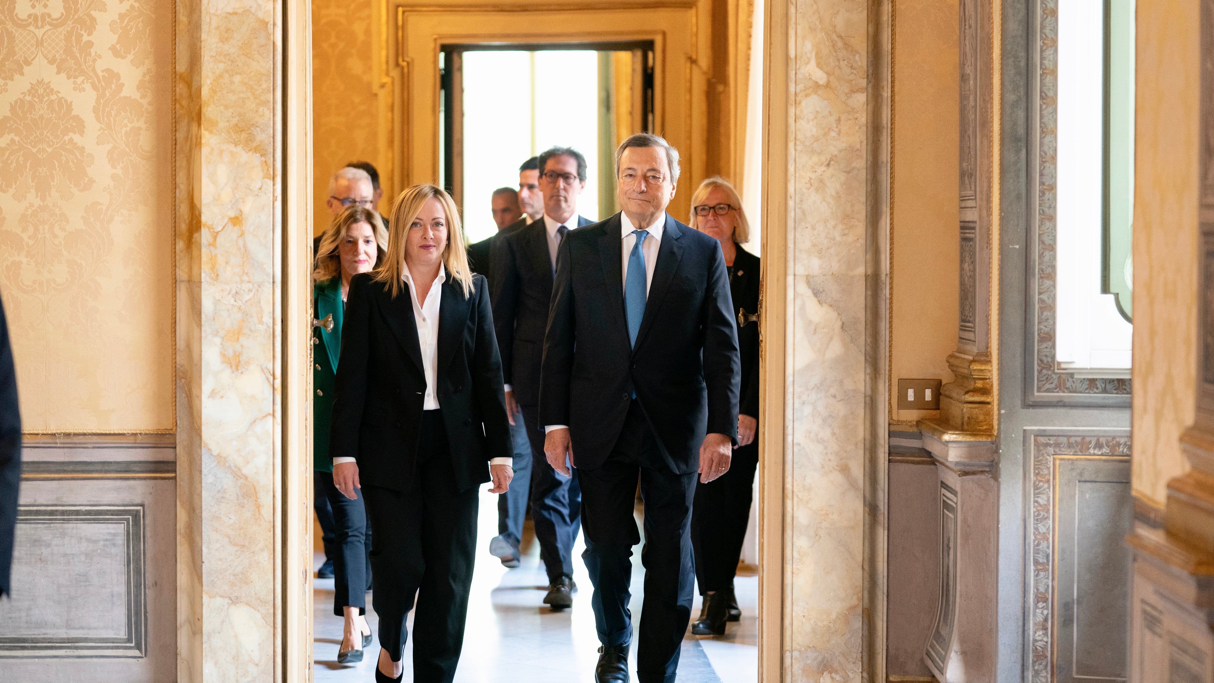 I contatti telefonici tra Meloni e Draghi. La prudenza della premier e il rischio di un Colle-bis