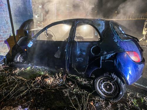 Notte fonda, senza patente, incidente choc: 18enne muore carbonizzato