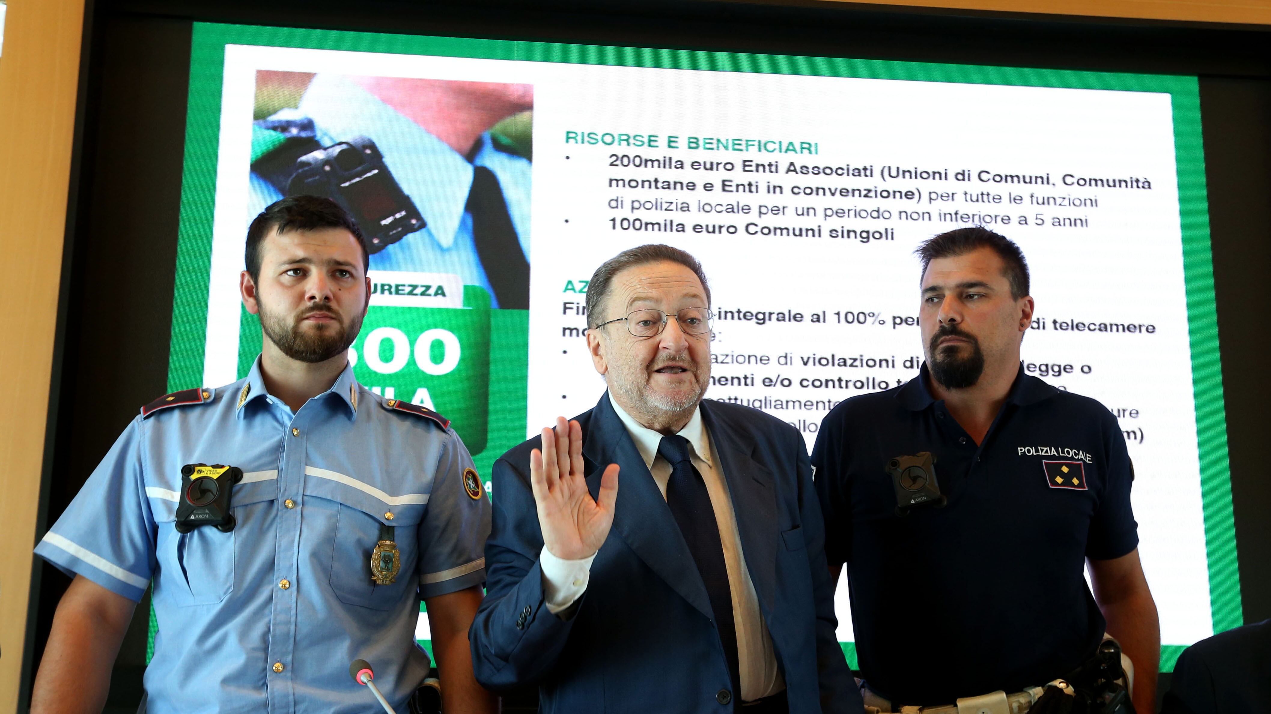Telecamere addosso ai vigili per registrare le emergenze