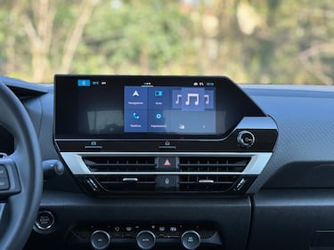 Citroen C4 X 2025: guarda la gallery del crossover coupè, anche ibrido 19