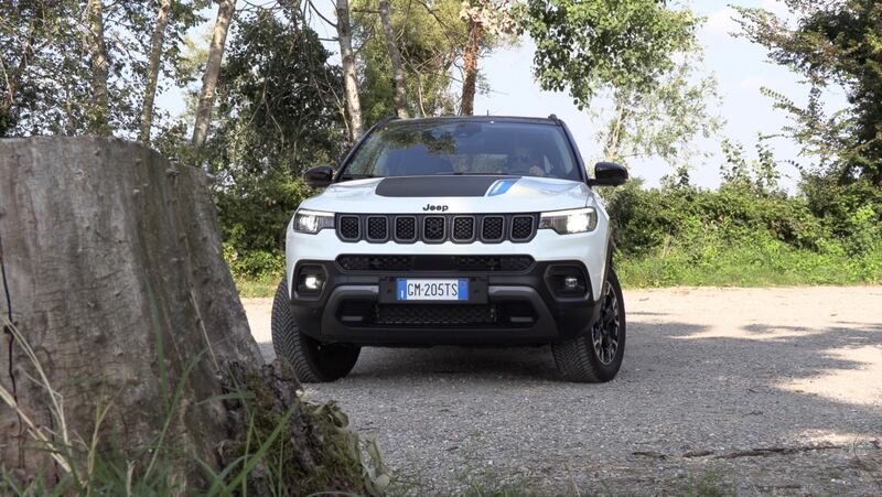 Jeep Compass 4XE, guarda tutte le foto della nostra prova 31