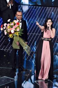 Sanremo 2016: gli abiti della prima serata 53