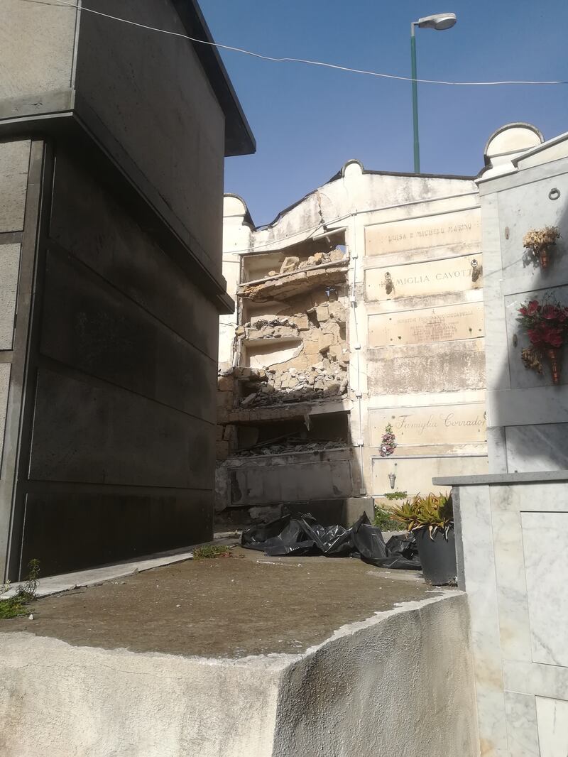 Cimitero Poggioreale 8
