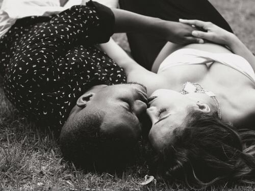 Sesso sempre con la stessa persona? Non è naturale, lo dice l'esperta