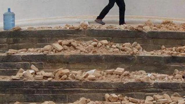 Il terremoto sbriciola il Nepal: migliaia di morti sotto le macerie