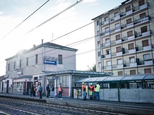 "Abbiamo sentito un boato". Le ipotesi sull'incidente del treno e quella certificazione scaduta