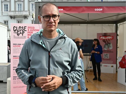 La protesta di Cutro era una messinscena orchestrata dai Cobas. Il caso Serracchiani