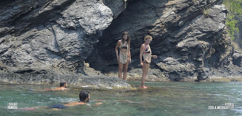 Isola dei Famosi 2016, momenti hot 42