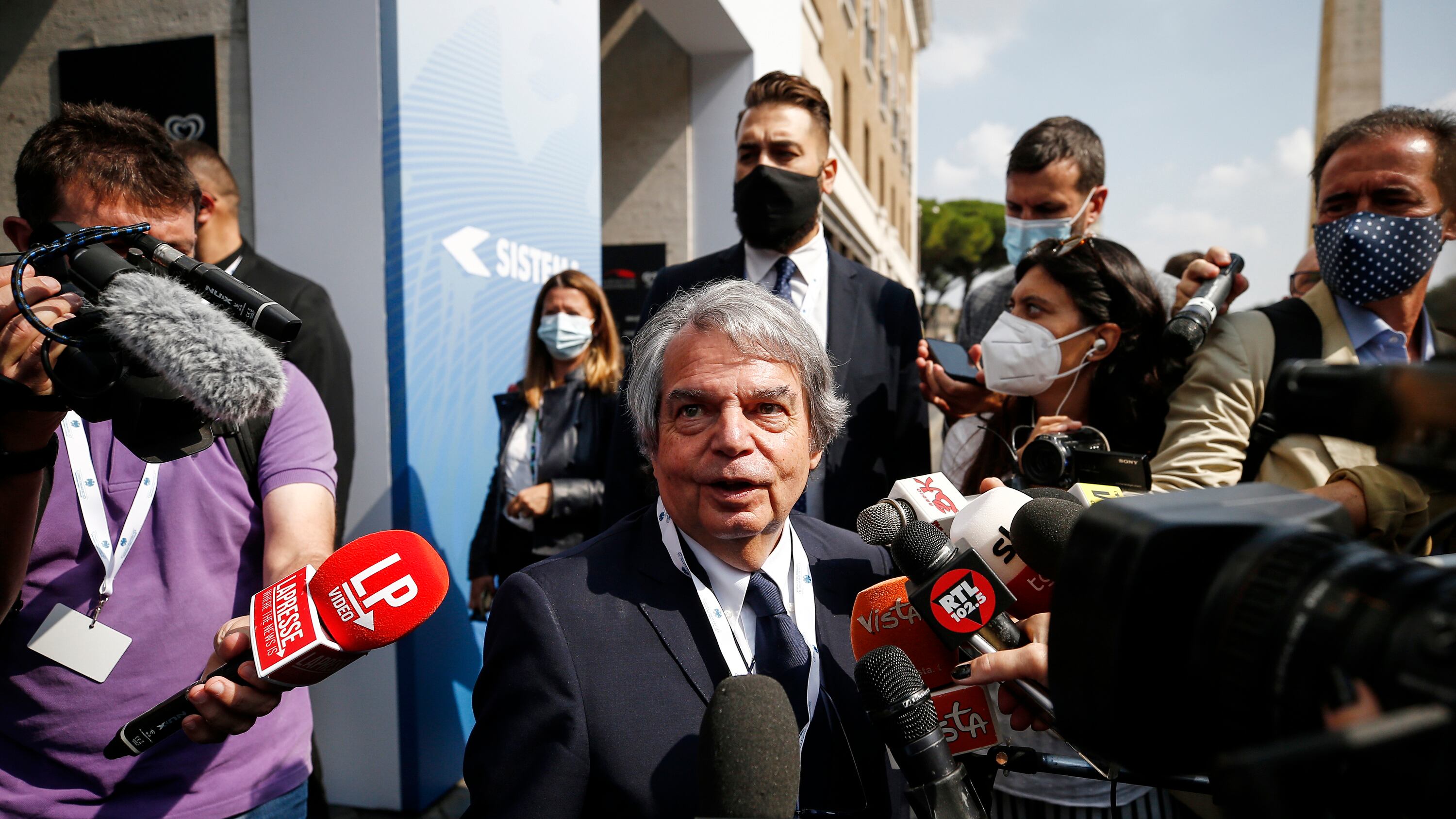 11 ore di riposo, turni e giusti mezzi: ecco il nuovo smart working