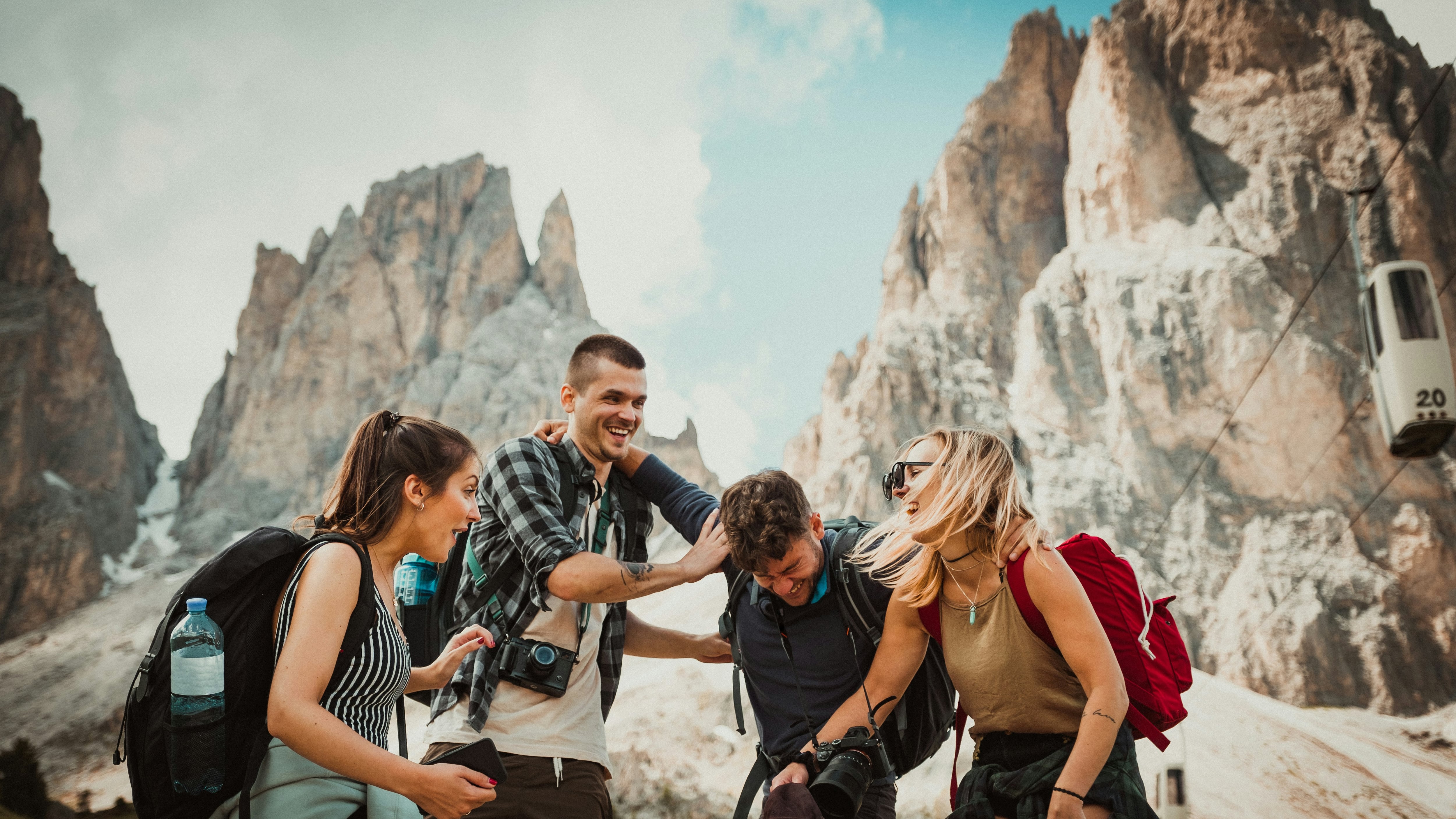 I viaggi organizzati battono il fai-da-te: valgono 400 miliardi. La "Gen Z" sceglie avventure a tema e formule anti-stress