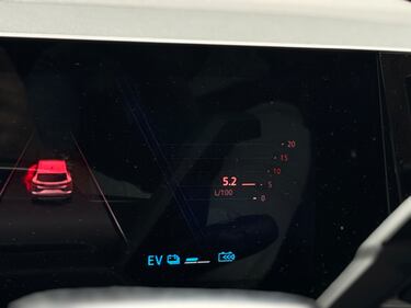 Renault Austral full hybrid: si aggiorna con il restyling 2026, la gallery del SUV francese 20