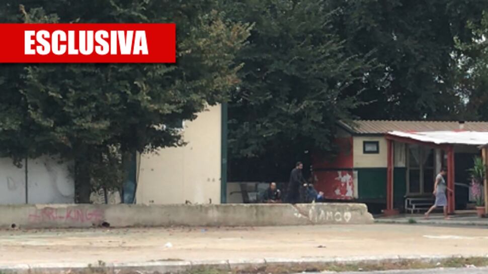 Profughi accanto al campo rom: altri residenti in rivolta a Roma