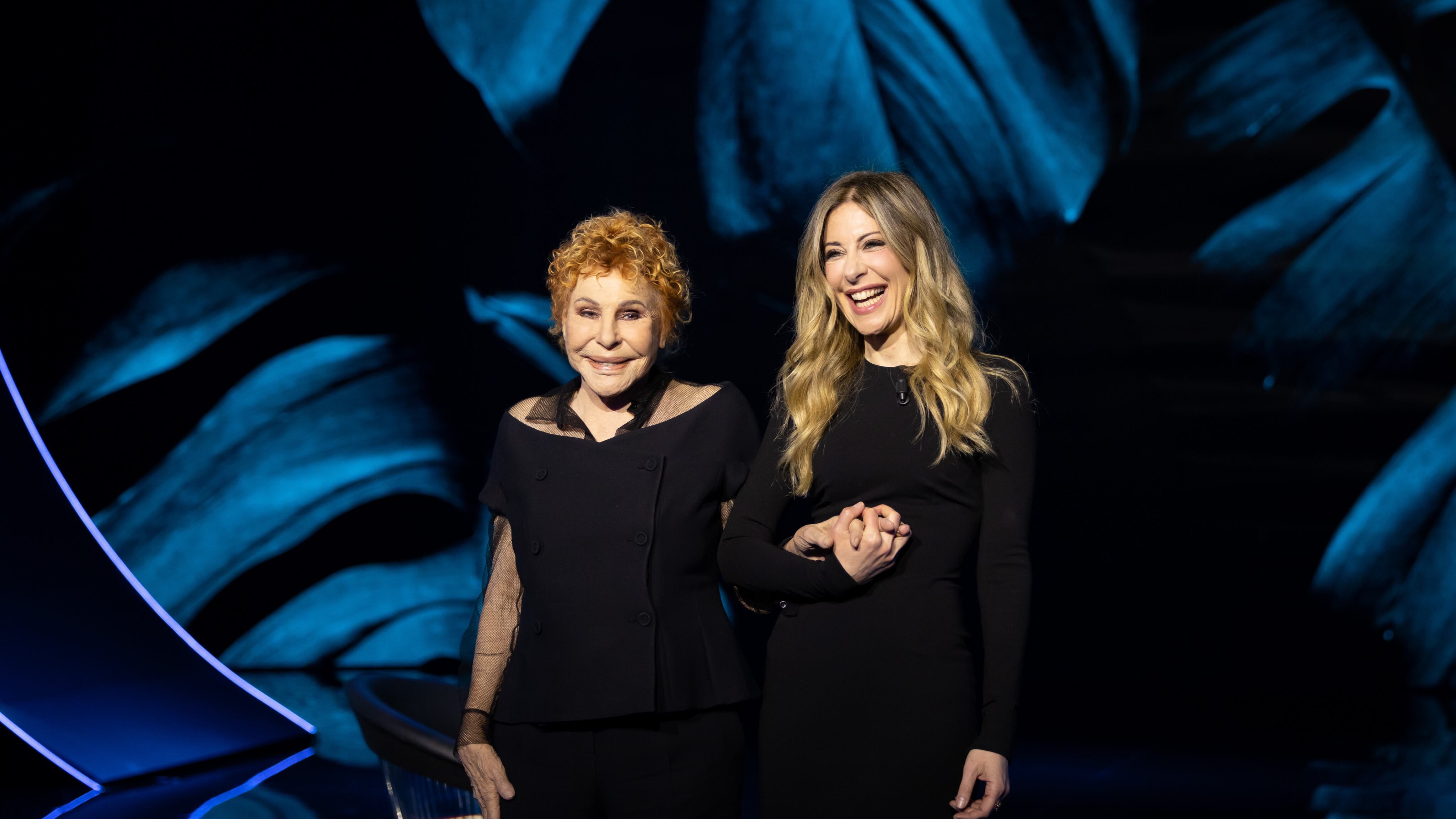 Ornella Vanoni show a Belve: Gino Paoli, i vizi, il rapporto con Mina