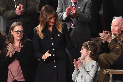 Melania Trump: al fianco del marito dopo 39 giorni di silenzio  8