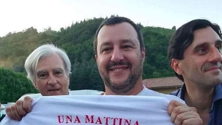 La t-shirt di Salvini con "Bella ciao" fa infuriare il popolo di sinistra