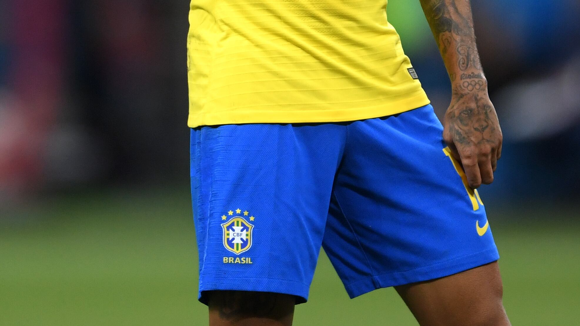 Psg, Neymar torna a disposizione: il brasiliano abbraccia Buffon