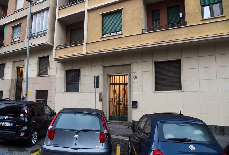 Torino, le immagini dell'appartamento in cui si è consumato il femminicidio 8