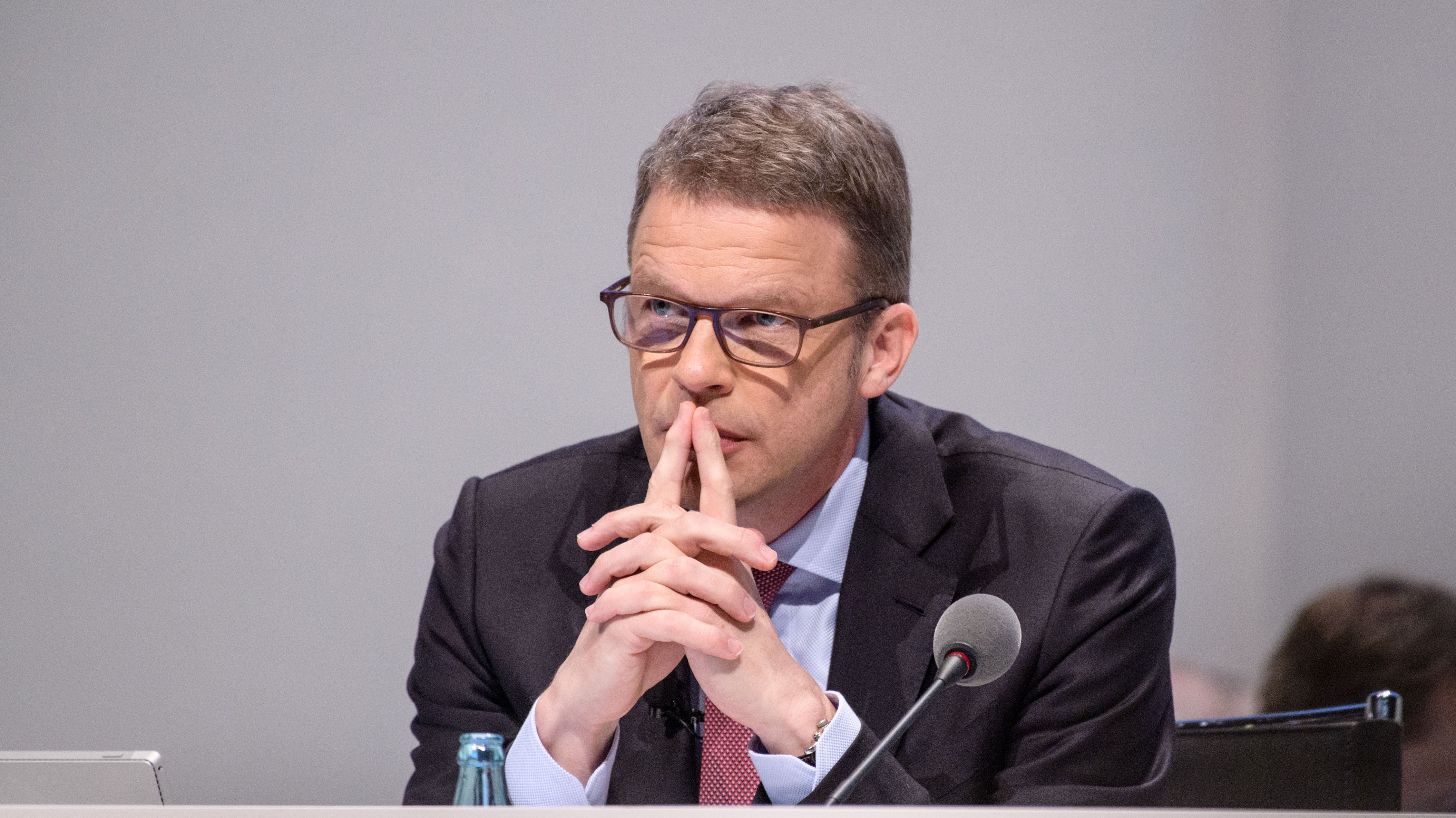 Salta Deutsche-Commerz. Ora il mercato scruta le mosse di Unicredit