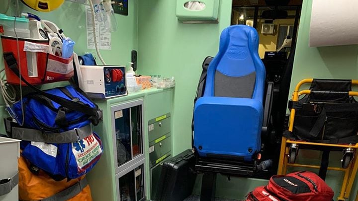Salerno, straniero aggredisce medici e distrugge ambulanza del 118