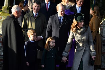 Sandringham, la royal family durante la messa di Natale  5