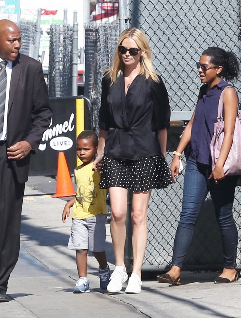 Charlize Theron e Christina Hendricks 5