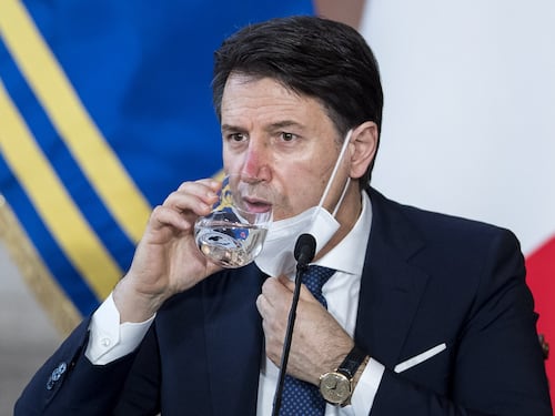 La Rai imbarazza la vigilanza: "Pd e 5S zitti sulle veline di Conte"