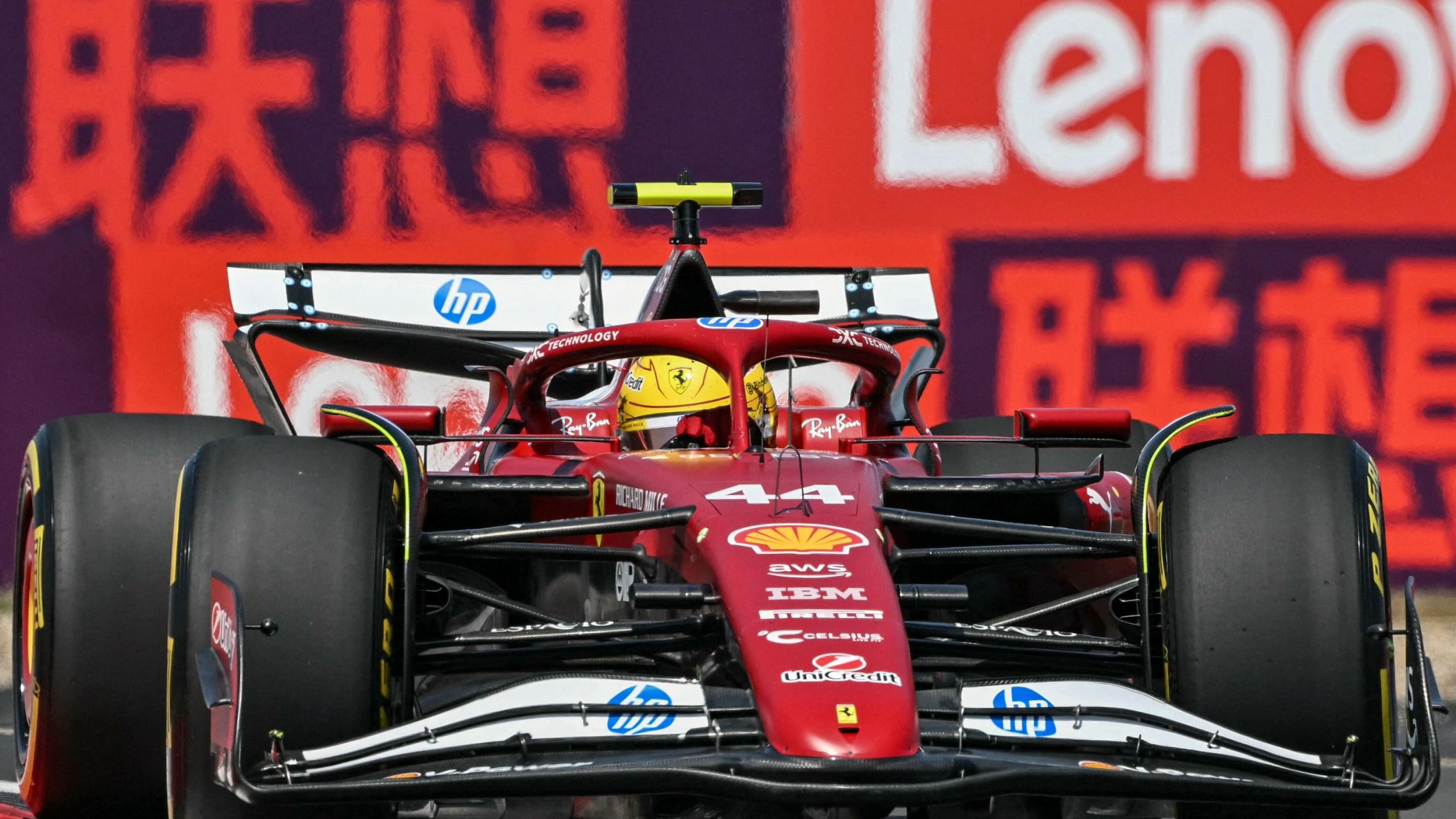 Ferrari, primo colpo di Hamilton in Cina: conquista la pole della sprint race