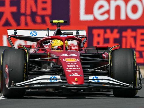 Ferrari, primo colpo di Hamilton in Cina: conquista la pole della sprint race