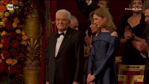 Applausi per Mattarella alla prima della Scala 6