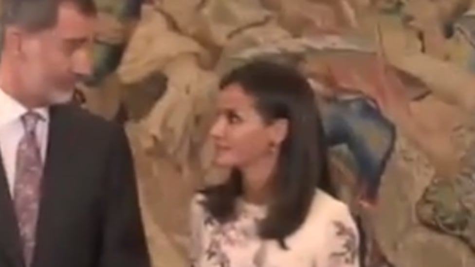 Rimprovero per Letizia Ortiz da parte del Re Felipe di Spagna. Gelo di fronte ai fotografi
