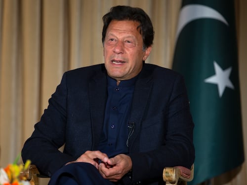Pakistan, l'ex premier condannato prima delle elezioni: cosa succede