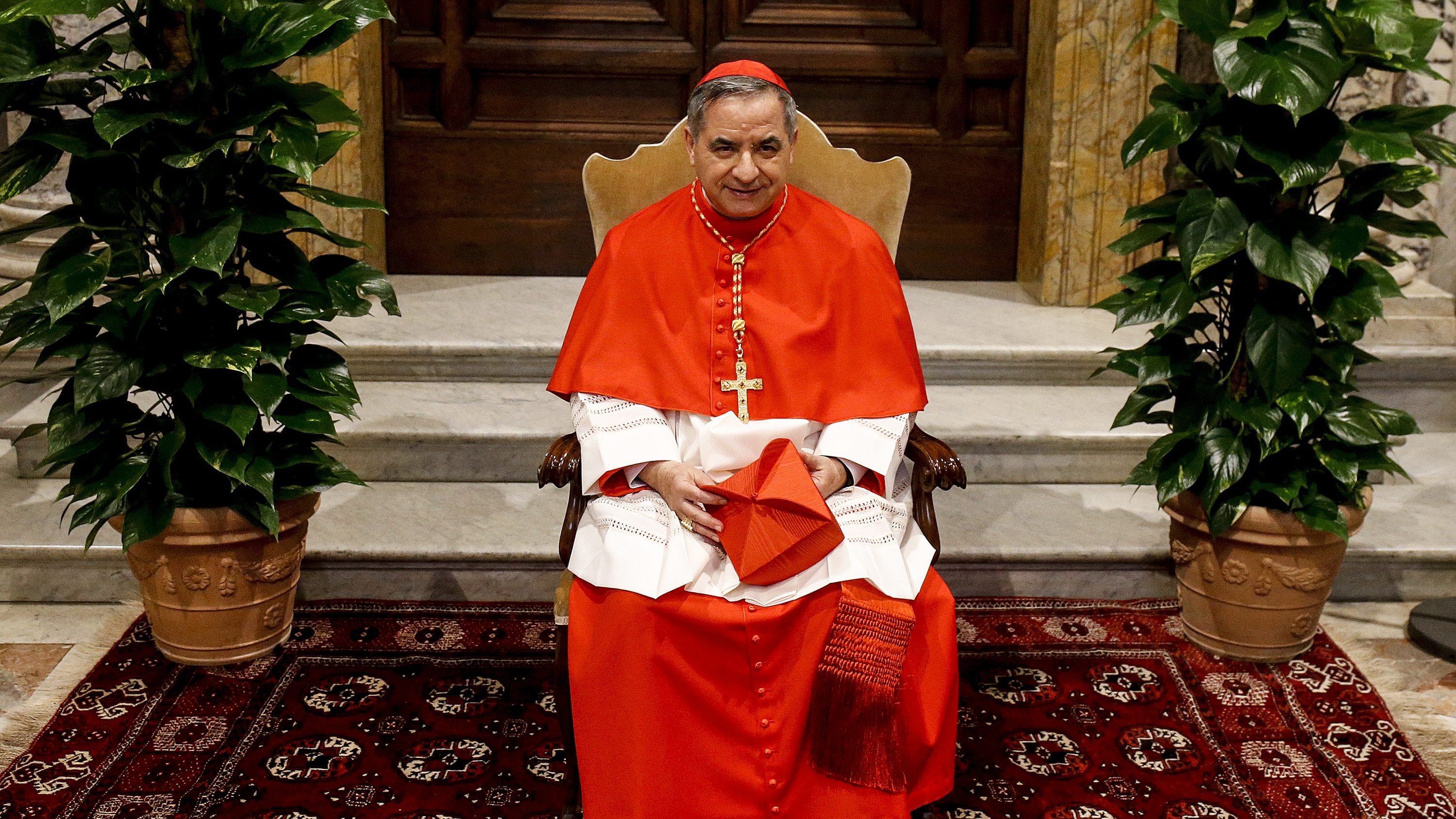 Becciu celebra la sua "rivincita", L'omelia sul patrono degli innocenti