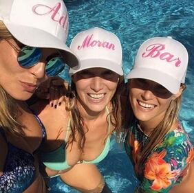Bar Refaeli, addio al nubilato in piscina 8