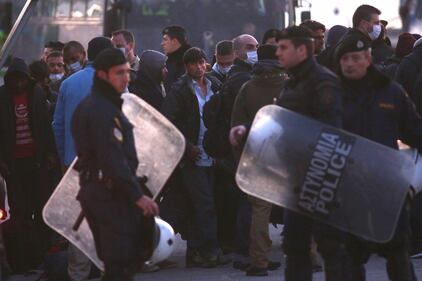 Grecia, le prime espulsioni di immigrati in Turchia 16