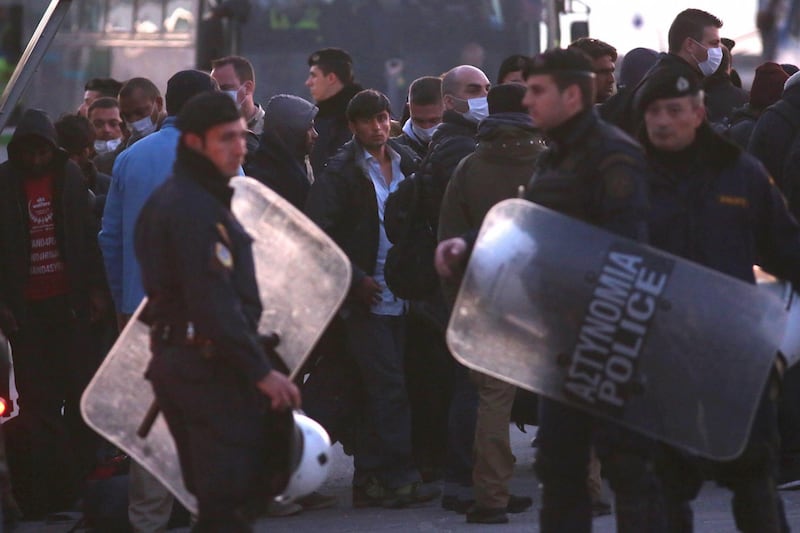 Grecia, le prime espulsioni di immigrati in Turchia 16