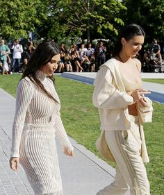 Kim Kardashian, tra passerelle e selfie hot 3
