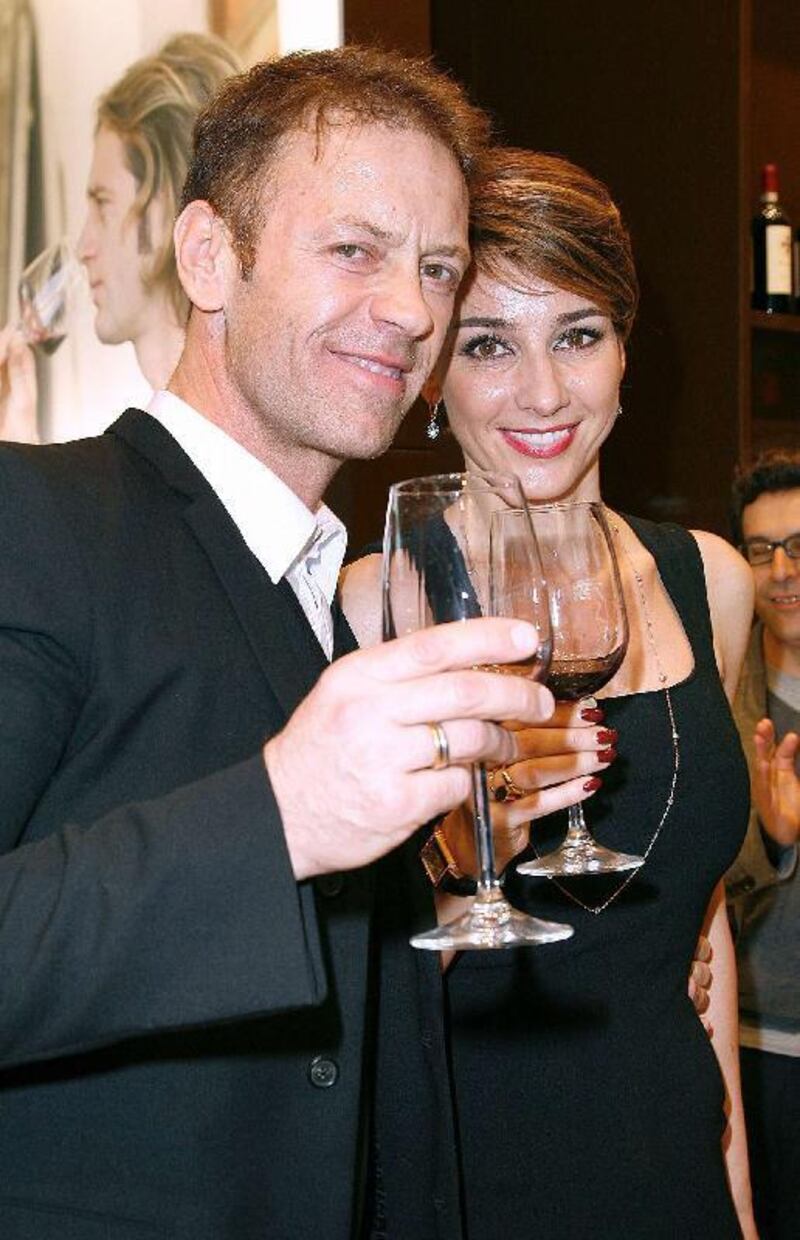 Rocco Siffredi e Rosa Caracciolo, la vacanza diventa sexy: lui nudo, lei in topless 3