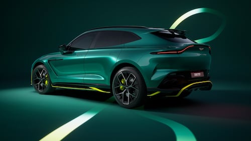  Aston Martin DBX707 AMR24, guarda tutte le foto 1
