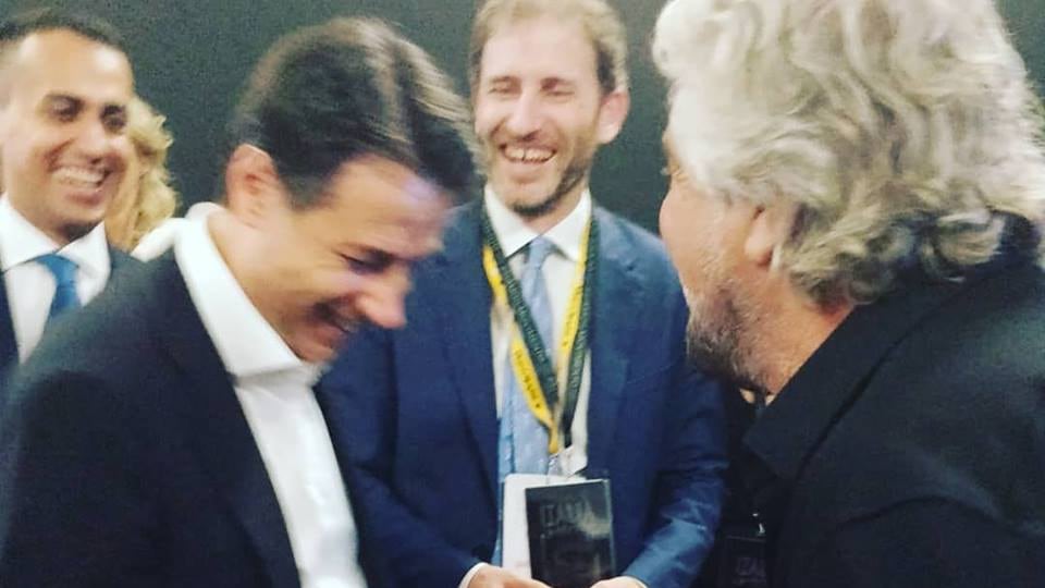 Conte, Salis e le case rubate